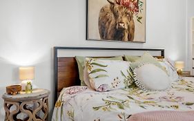 Little Sunshine - Private Acreage Guest Home